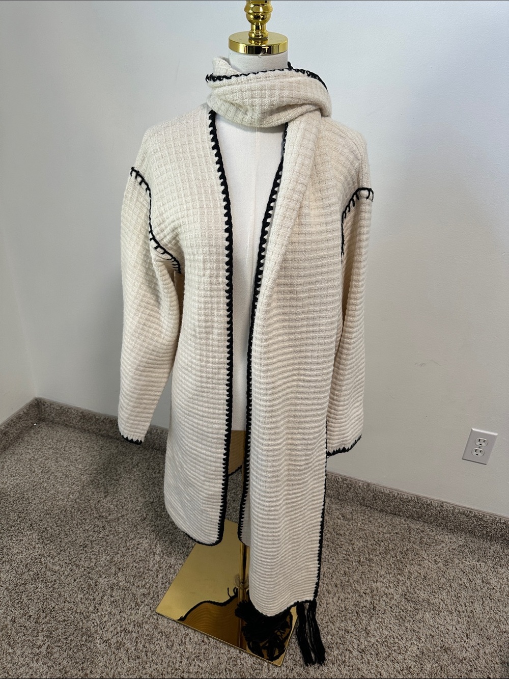 🧁 Anthropologie Long Cardigan Sweatwr with Scarf